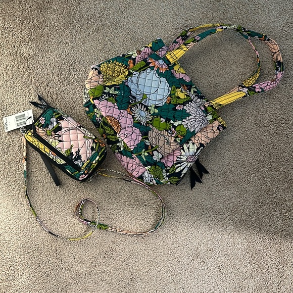 NWT Vera Bradley All-in-One Crosbody/Wristlet and Purse - Picture 10 of 12